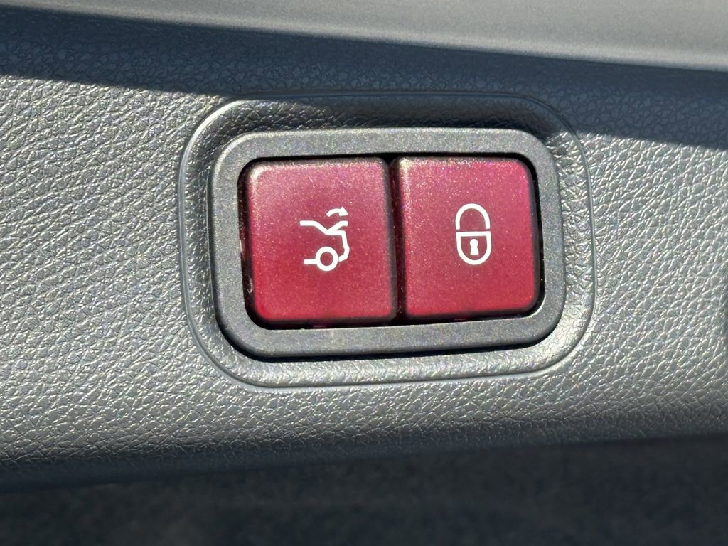 Used 2017 Mercedes-Benz E 300 image 22