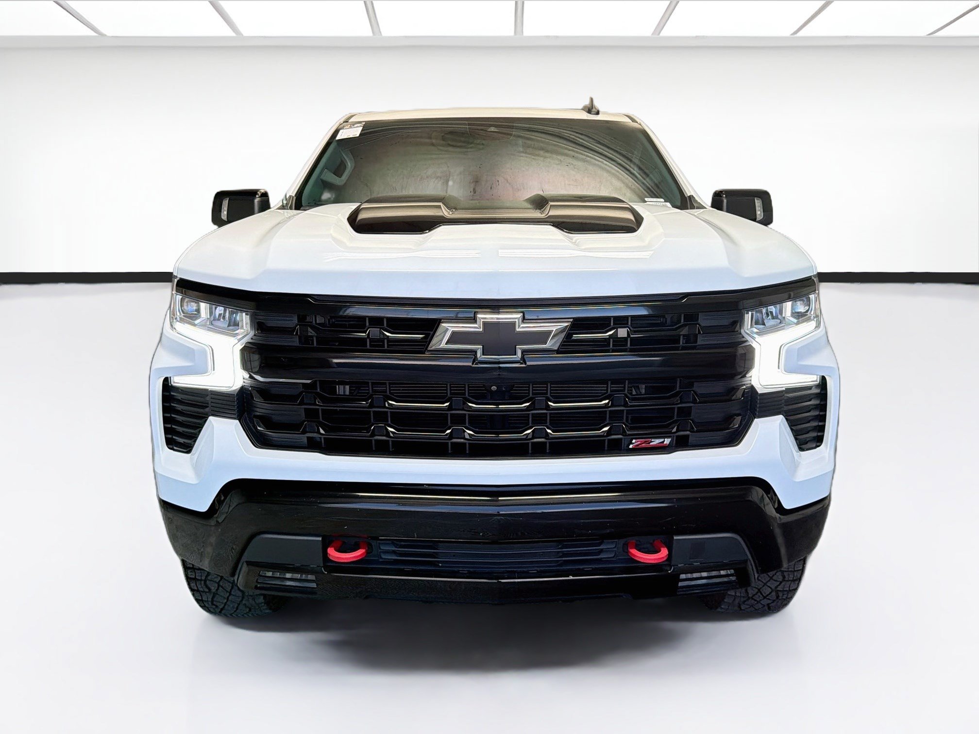 Used 2023 Chevrolet Silverado 1500 LT Trail Boss w/ LT Trail Boss Premium Package AWD/4WD image 2