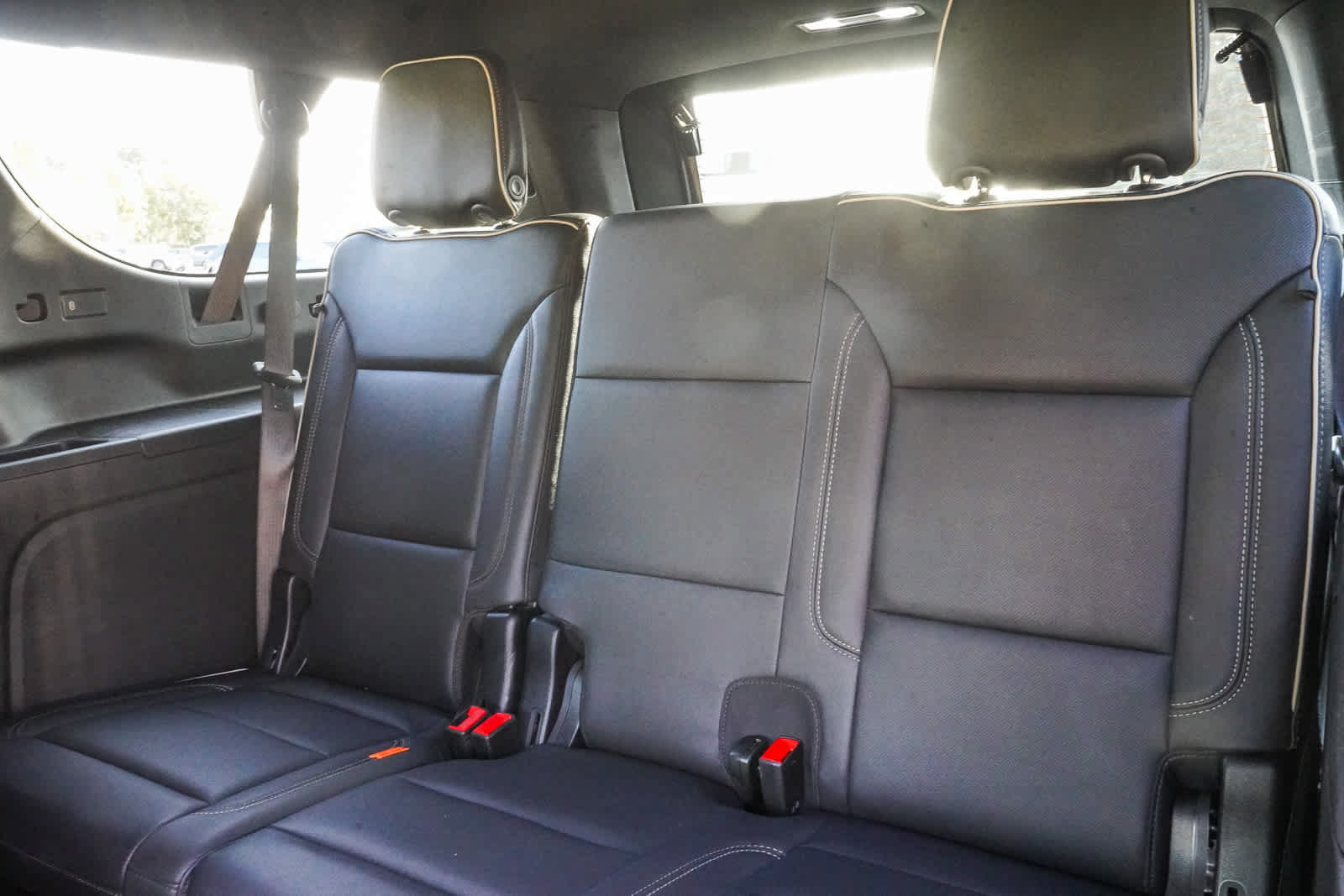 Used 2025 Chevrolet Suburban Premier AWD/4WD image 25