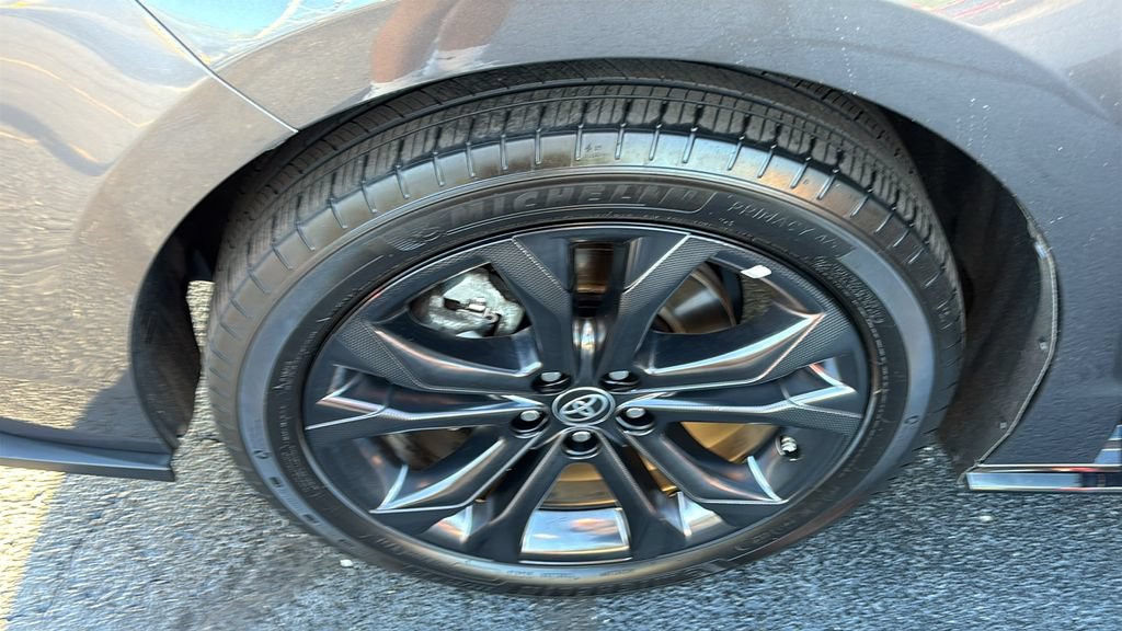 Used 2025 Toyota Sienna XSE FWD image 33