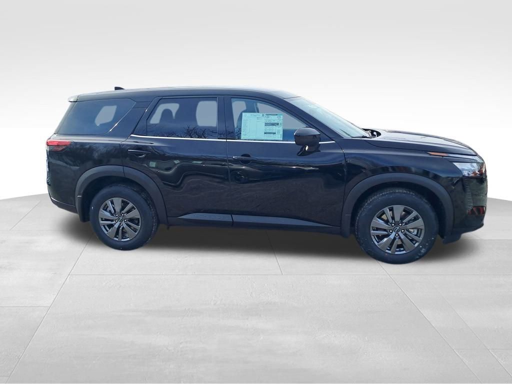 New 2026 Nissan Pathfinder S image 7