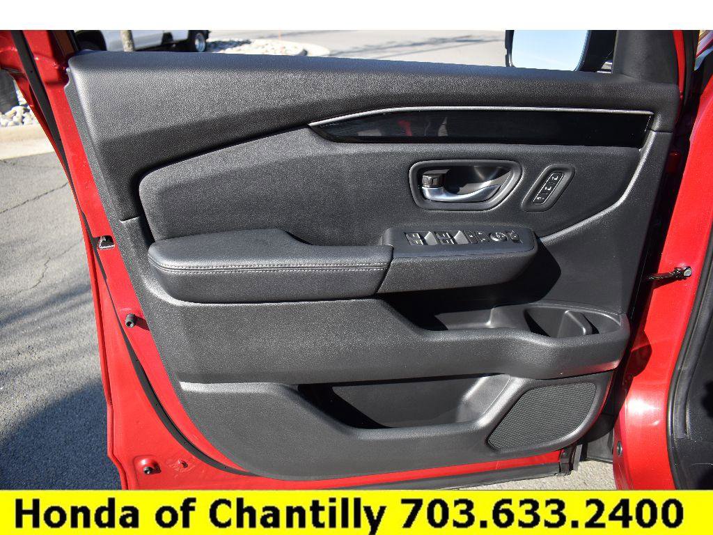 Used 2025 Honda Pilot EX-L image 23