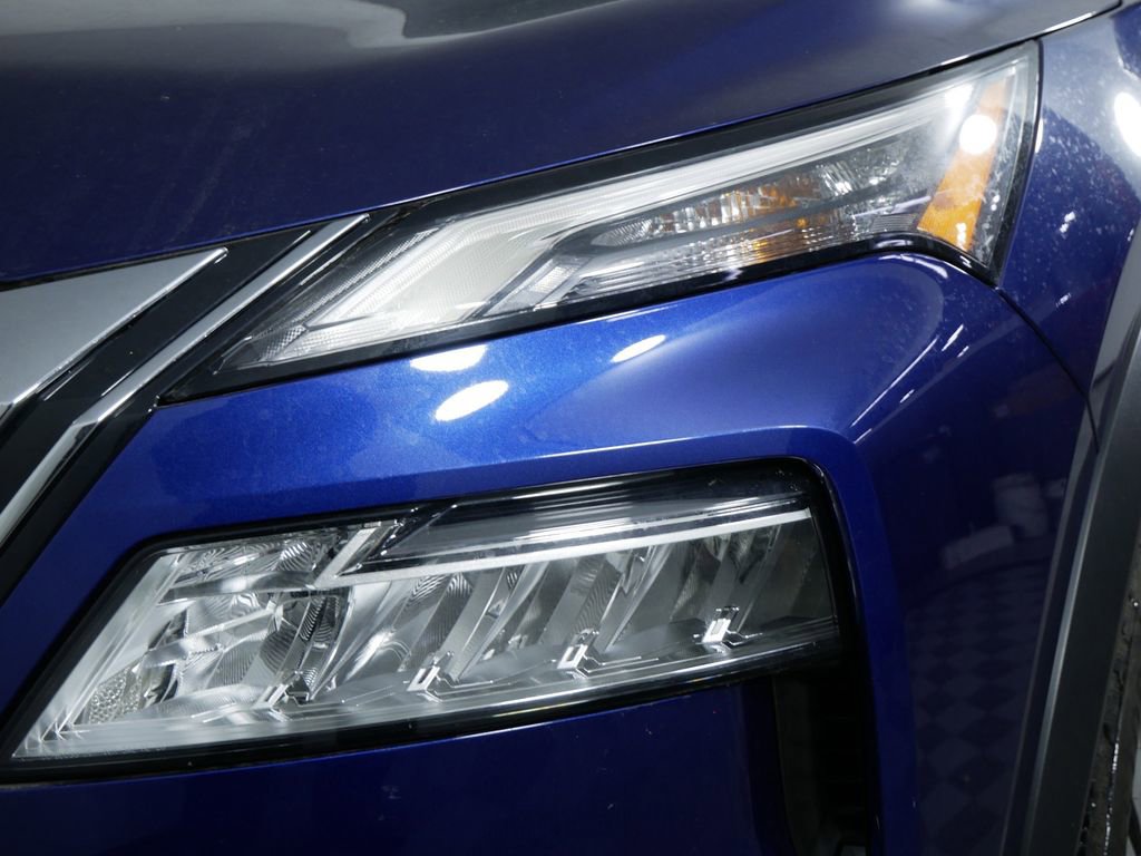 Used 2022 Nissan Rogue SL w/ SL Premium Package image 11