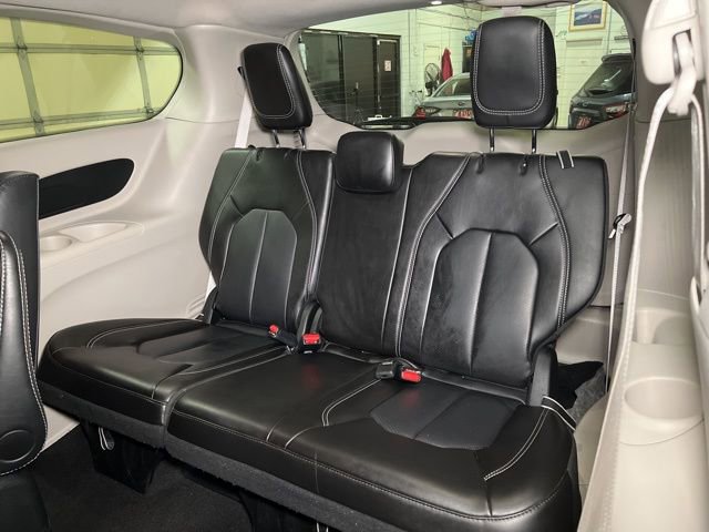 Used 2024 Chrysler Pacifica Limited FWD image 59