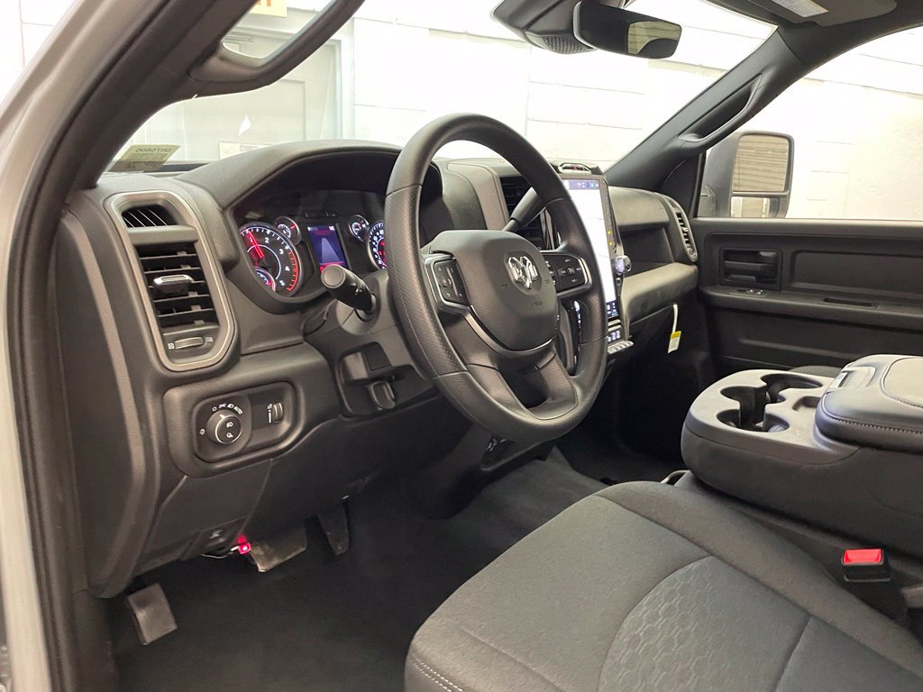 New 2026 RAM 3500 Tradesman AWD/4WD image 17