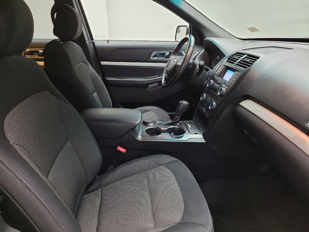 Used 2016 Ford Explorer XLT AWD/4WD image 21