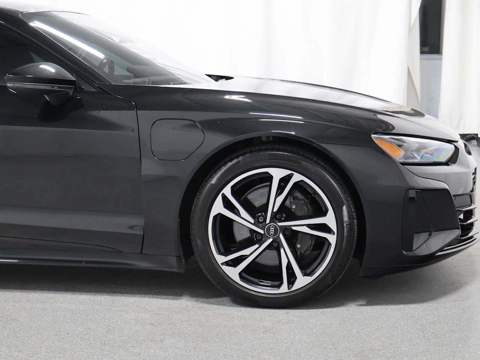 Used 2023 Audi e-tron GT Premium Plus w/ Performance Package AWD/4WD image 11