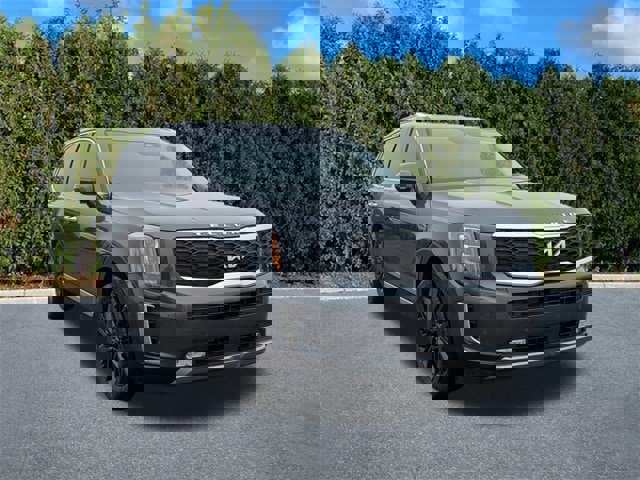 Used 2022 Kia Telluride SX w/ SX Prestige Package image 3