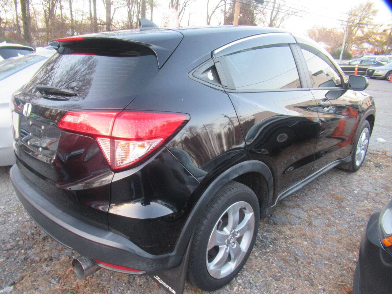 Used 2016 Honda HR-V LX image 6