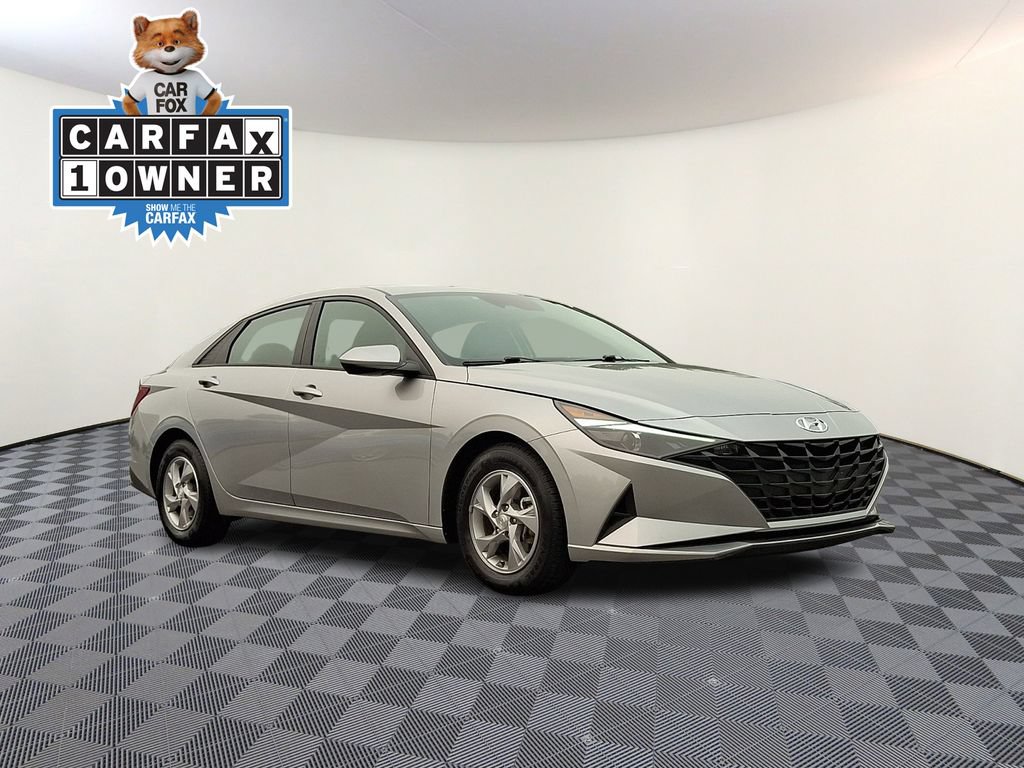Used 2021 Hyundai Elantra SE FWD image 1