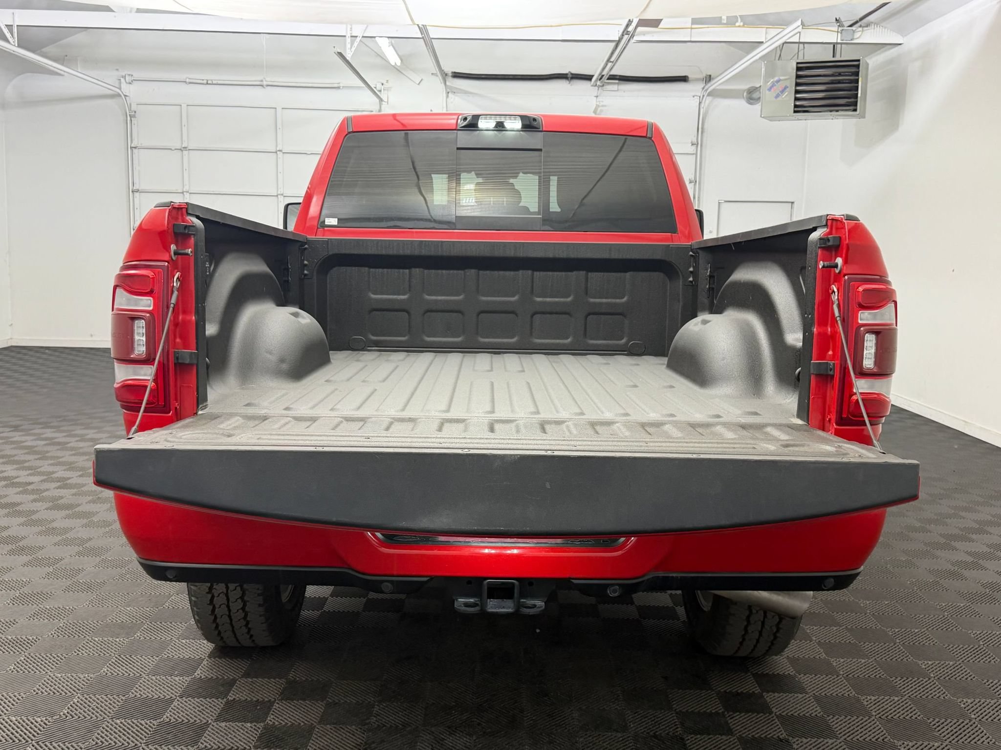 Used 2024 RAM 3500 Laramie AWD/4WD image 23