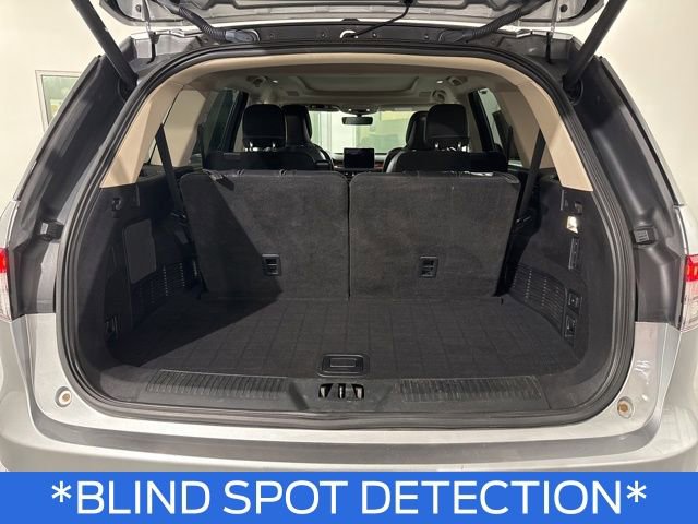 Used 2021 Lincoln Aviator Reserve w/ Equipment Group 202A image 13