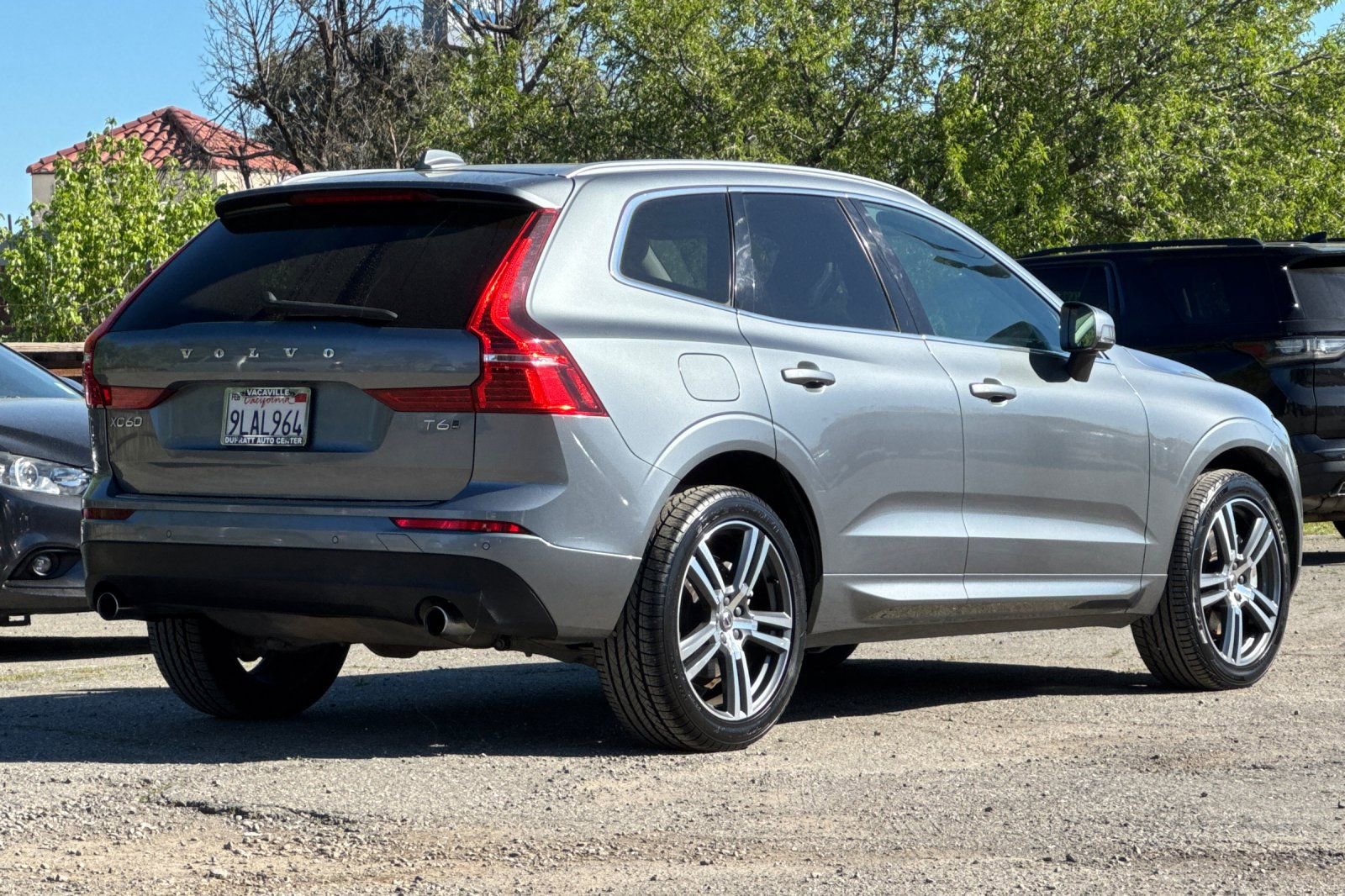 Used 2021 Volvo XC60 T6 Momentum image 4