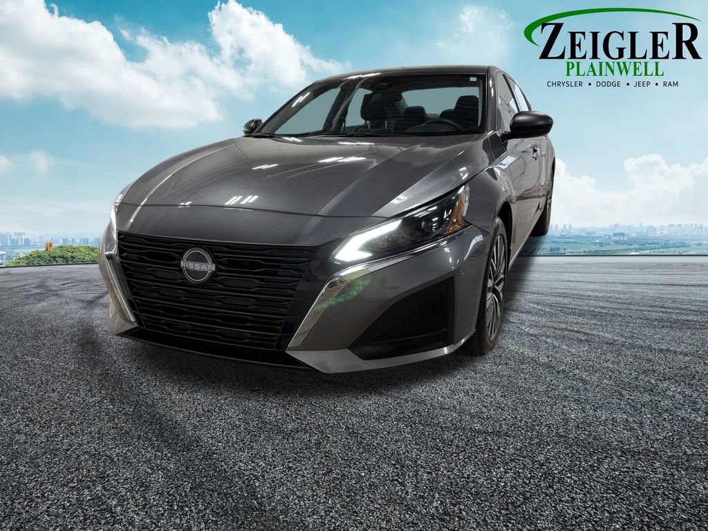 Used 2024 Nissan Altima 2.5 SV image 15