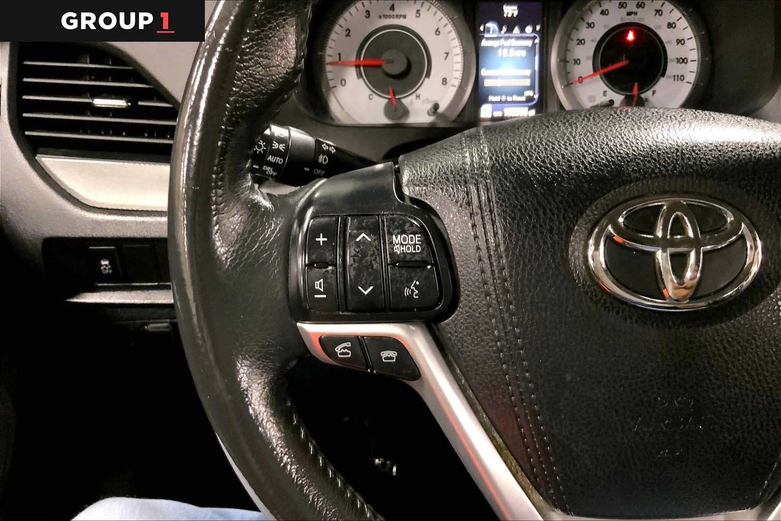 Used 2017 Toyota Sienna SE FWD image 24