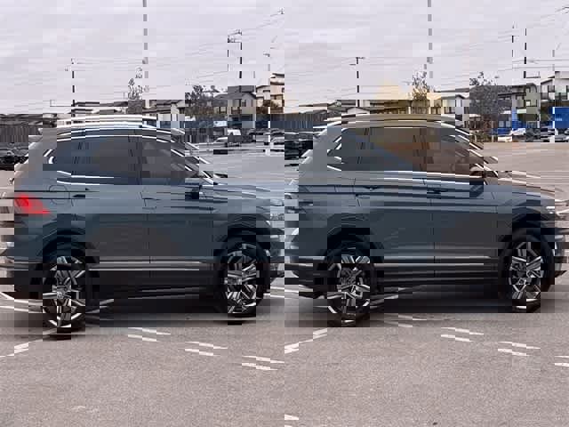 Used 2019 Volkswagen Tiguan SEL Premium image 7