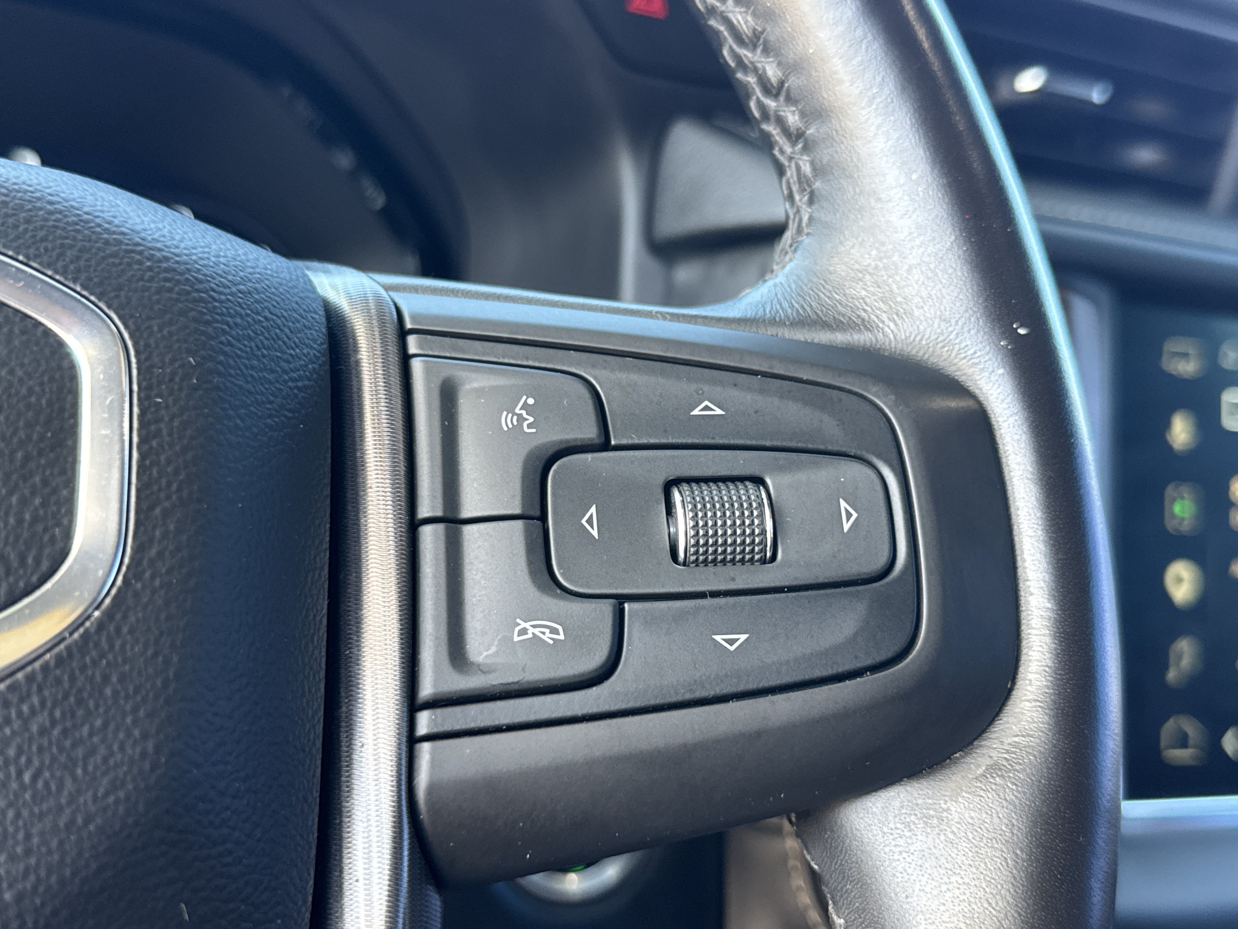 Used 2023 GMC Yukon XL Denali Ultimate w/ LPO, Floor Liner Package AWD/4WD image 21