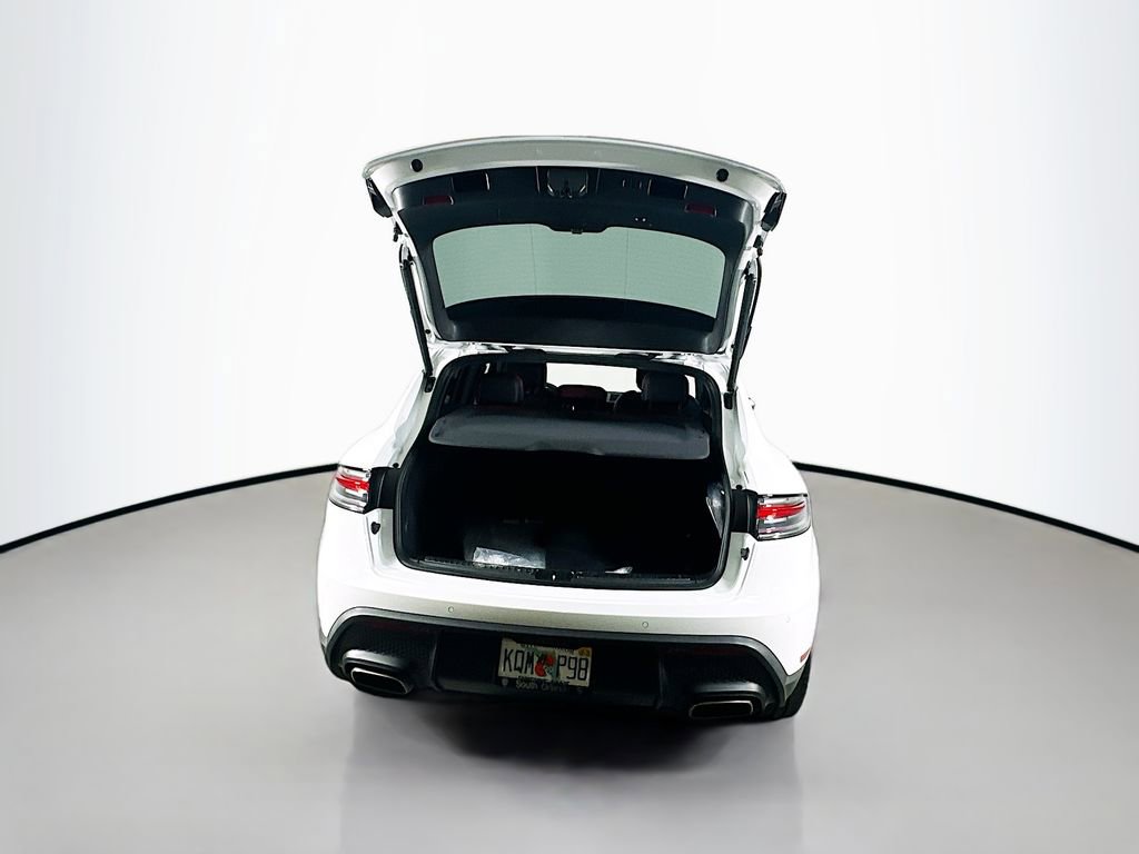 Certified 2026 Porsche Macan image 27