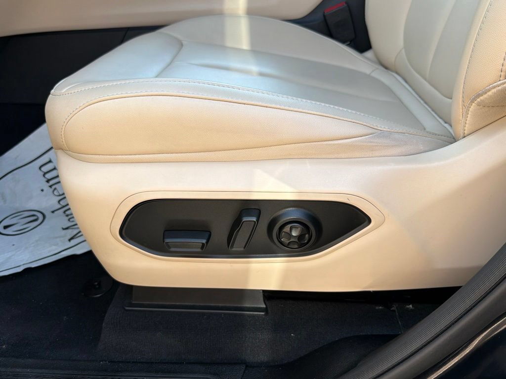 Used 2023 Jeep Grand Cherokee Limited AWD/4WD image 10
