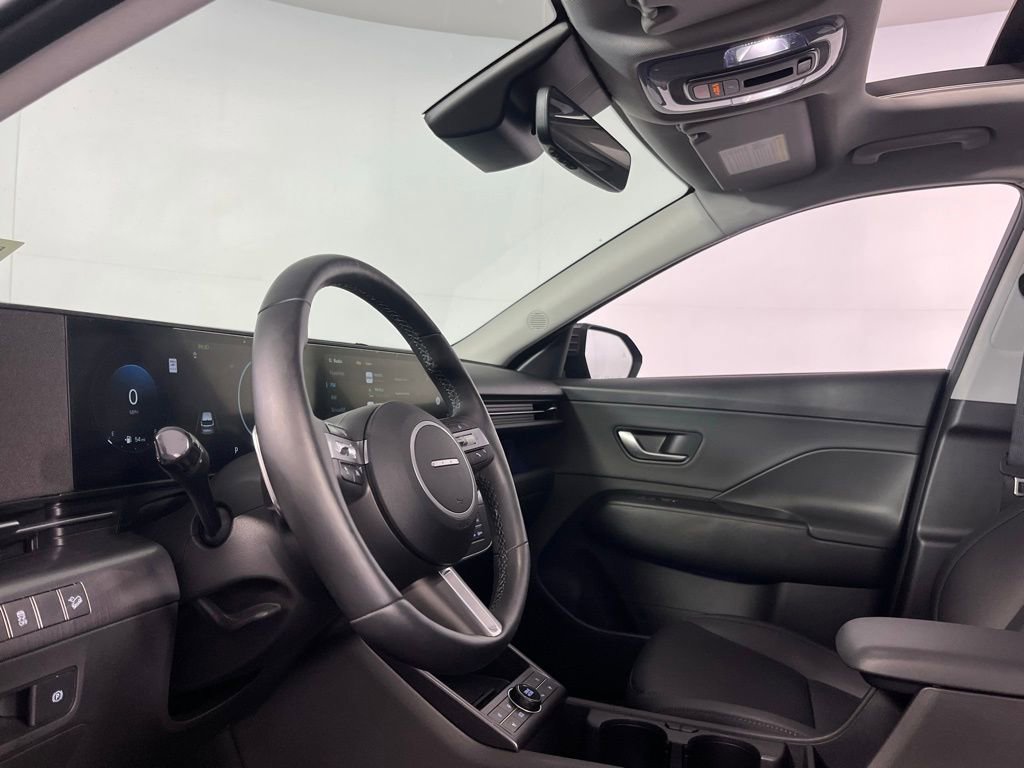 Used 2025 Hyundai Kona Limited image 25