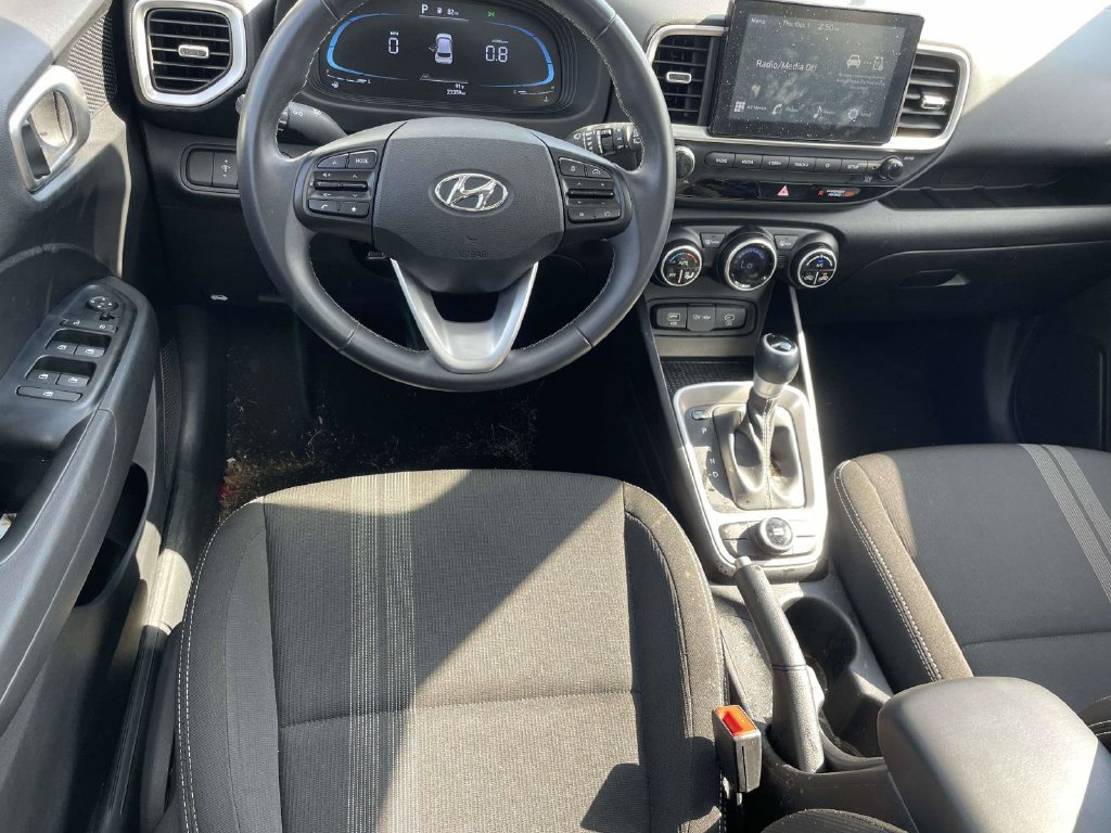 Used 2025 Hyundai Venue SEL FWD image 10