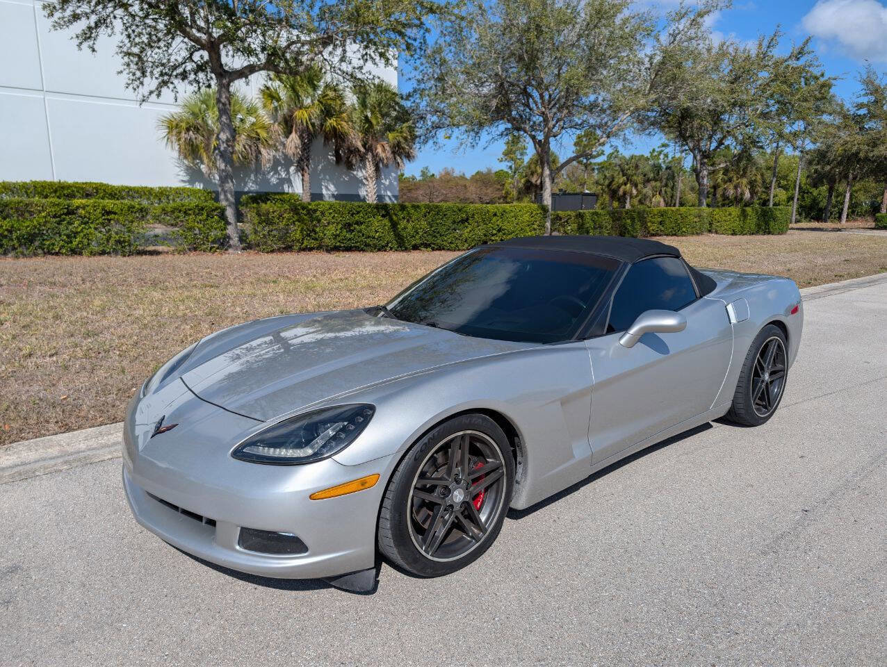 Used 2006 Chevrolet Corvette Convertible w/ Preferred Equipment Group image 2