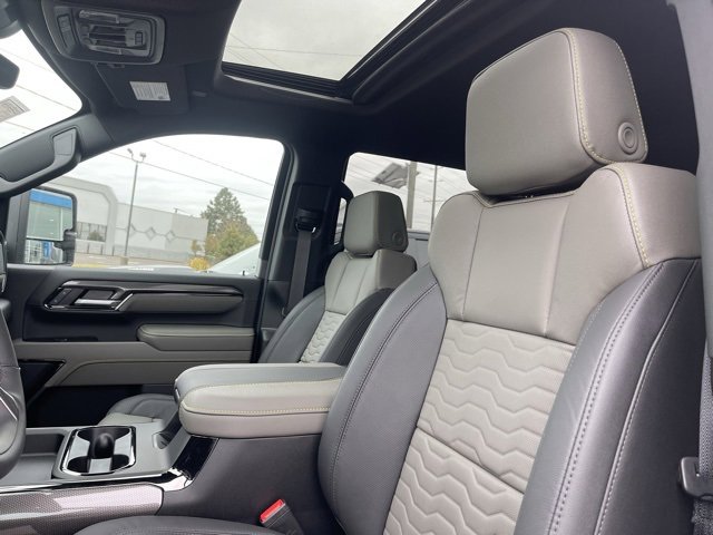 New 2026 Chevrolet Silverado 2500 ZR2 image 17