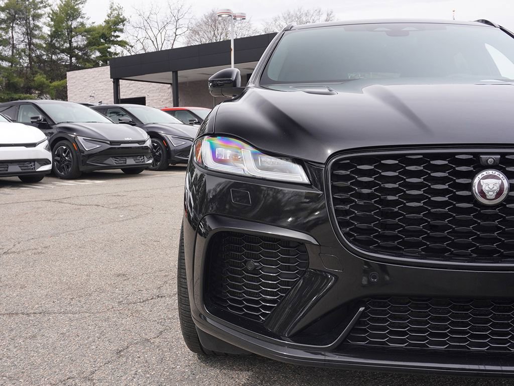 Used 2022 Jaguar F-PACE SVR image 17