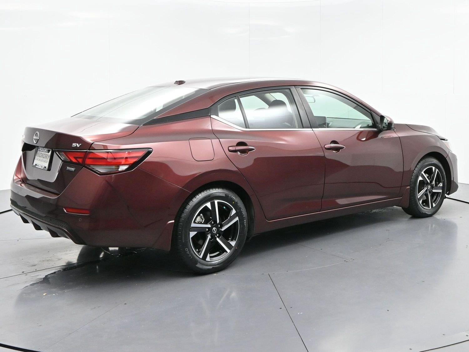 Used 2024 Nissan Sentra SV FWD image 7