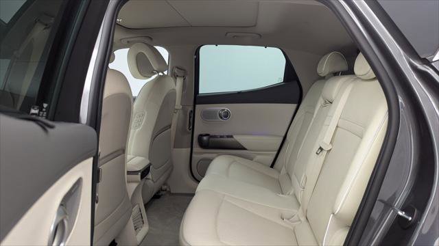 Used 2023 Genesis GV60 Advanced w/ Cargo Package image 17