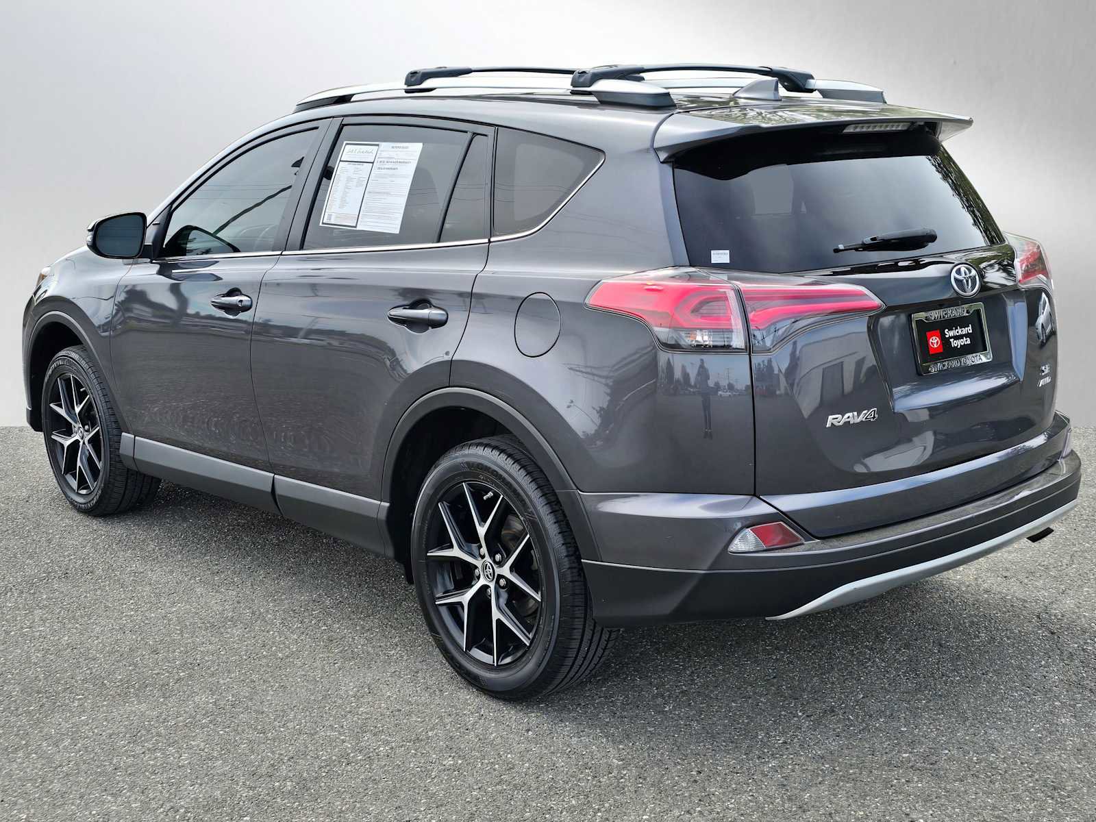 Used 2016 Toyota RAV4 SE w/ Cargo Management Package AWD/4WD image 5