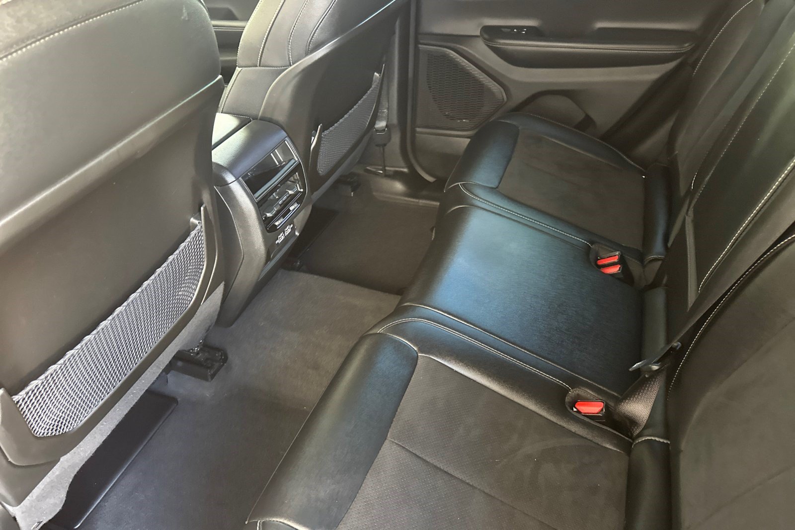 Used 2023 Jeep Grand Cherokee Altitude AWD/4WD image 25