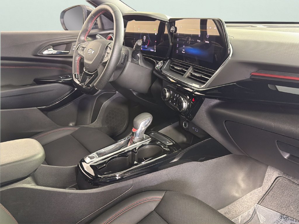 Certified 2025 Chevrolet Trax RS w/ Driver Confidence Package FWD image 37