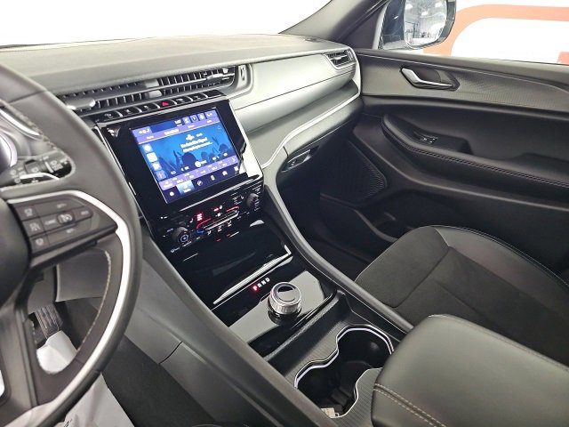 Certified 2024 Jeep Grand Cherokee Altitude image 26