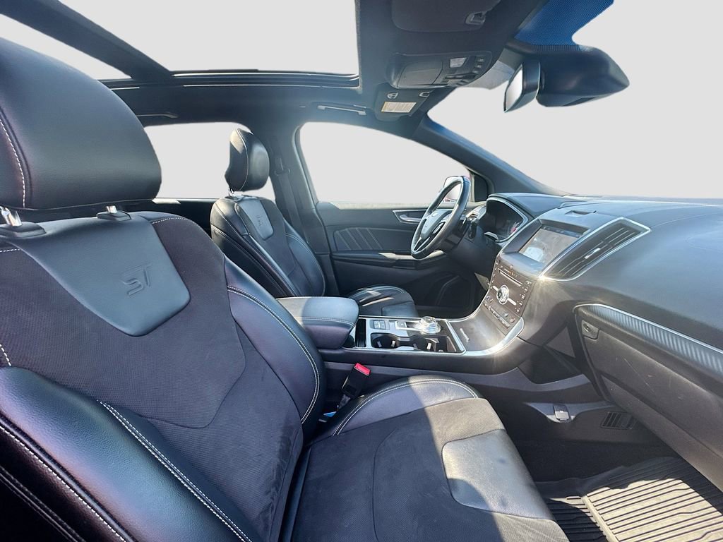 Used 2019 Ford Edge ST w/ Equipment Group 401A AWD/4WD image 30