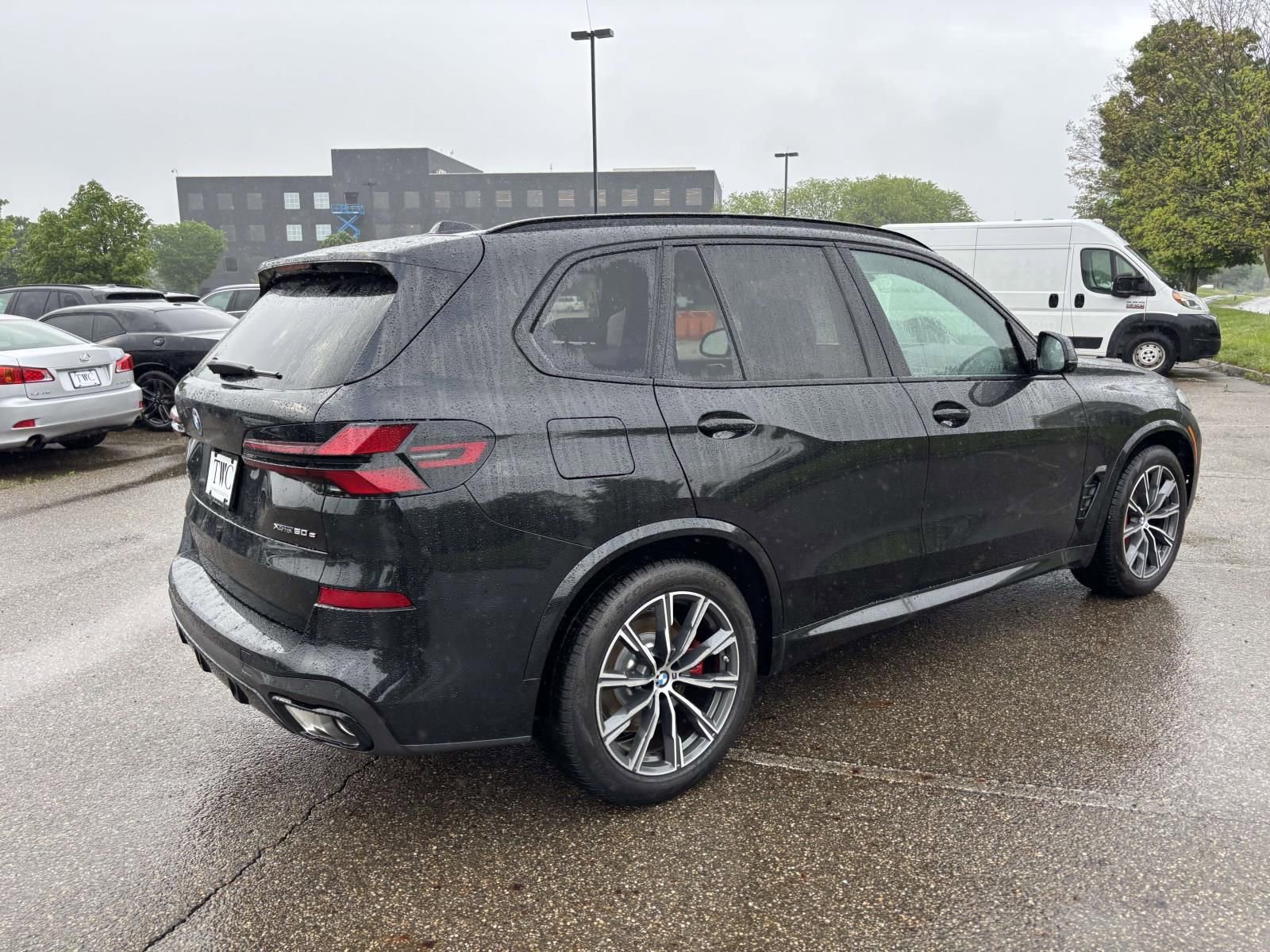 New 2026 BMW X5 xDrive50e w/ M Sport Package AWD/4WD image 5