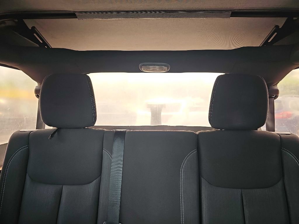 Used 2014 Jeep Wrangler Unlimited Rubicon w/ Connectivity Group image 32