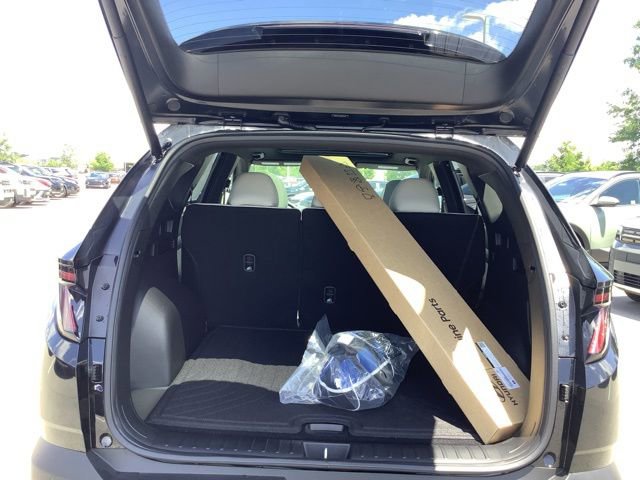 New 2025 Hyundai Tucson Limited image 9