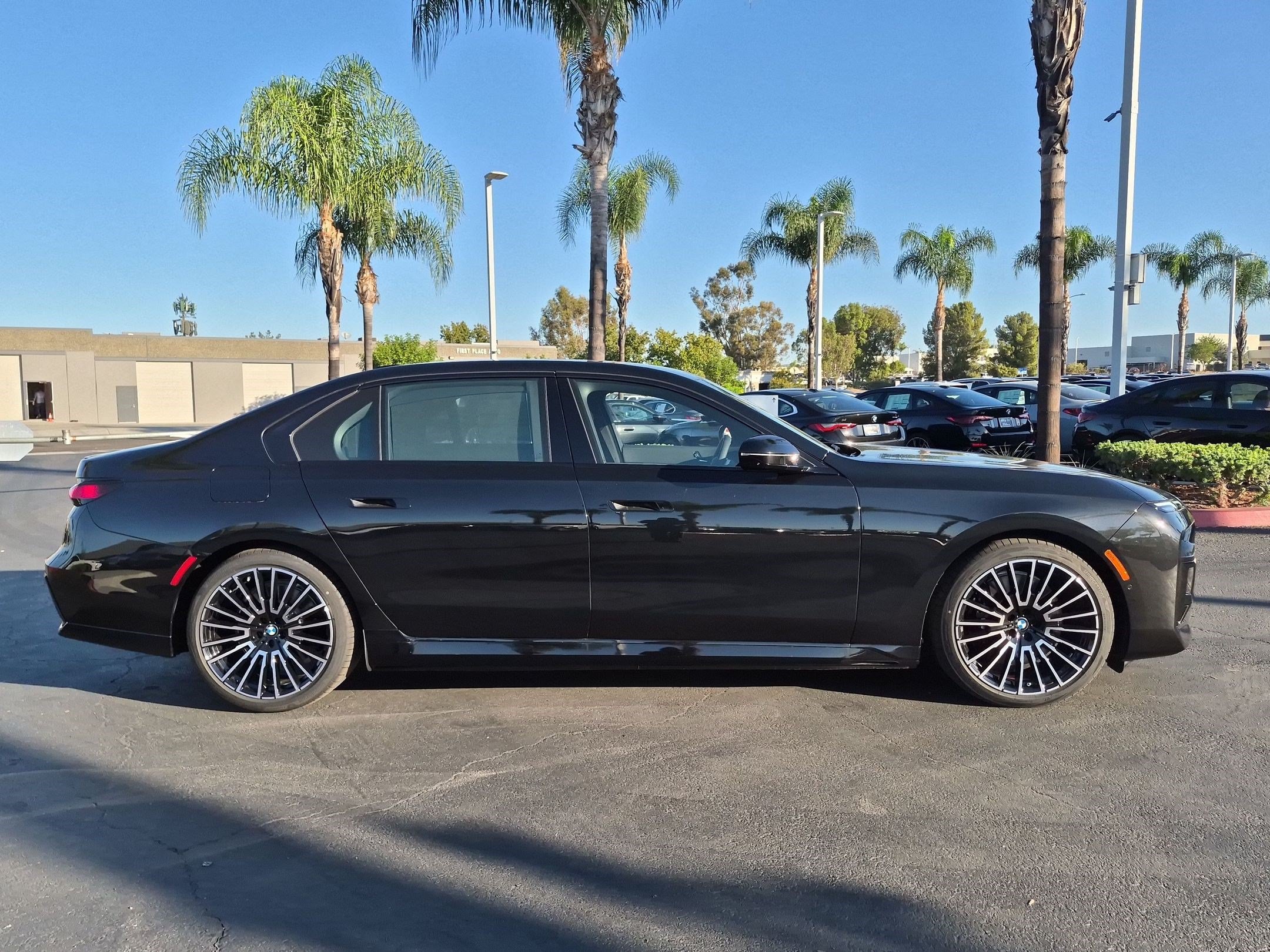New 2026 BMW 750e xDrive w/ Premium Package AWD/4WD image 11