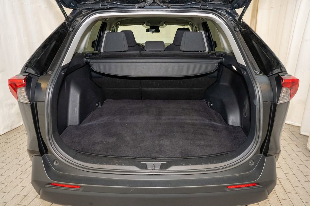 Certified 2024 Toyota RAV4 LE AWD/4WD image 5