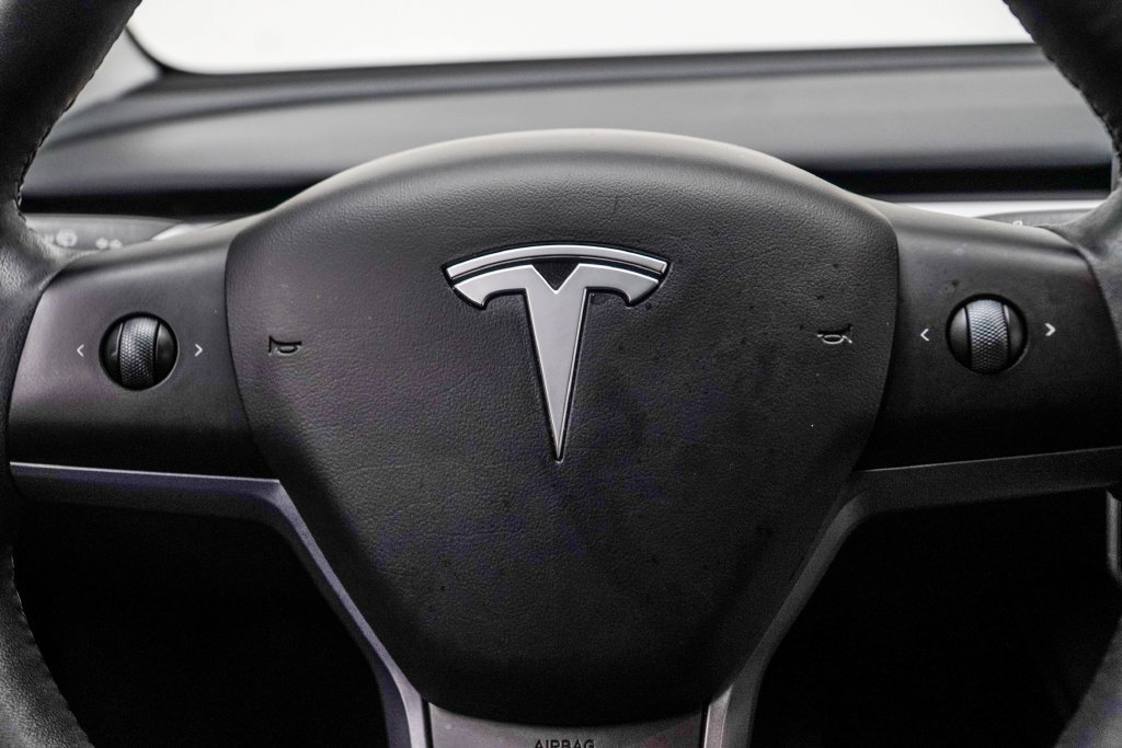 Used 2023 Tesla Model Y AWD image 32