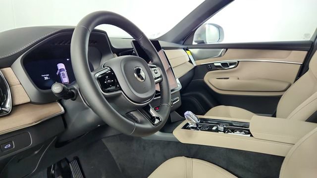 New 2026 Volvo XC90 B6 Plus w/ Protection Package AWD/4WD image 12