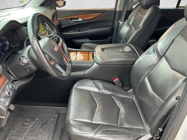 Used 2017 Cadillac Escalade Premium Luxury AWD/4WD image 11