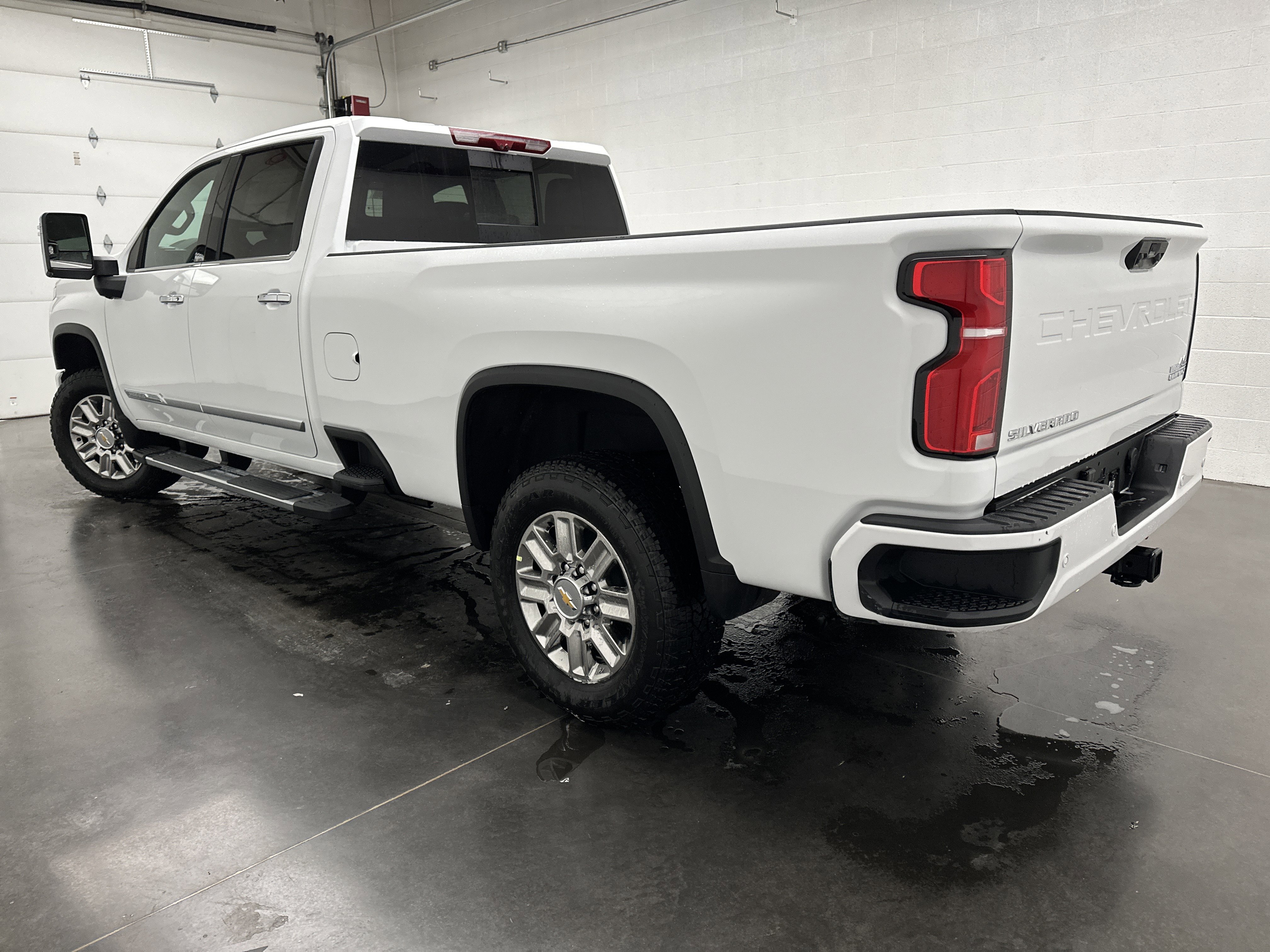 New 2026 Chevrolet Silverado 3500 High Country w/ Technology Package image 9
