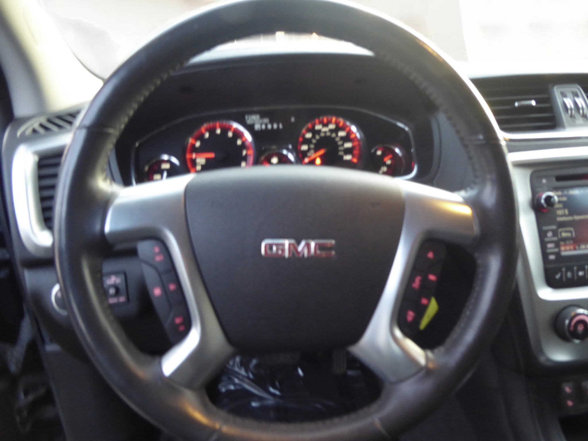 Used 2016 GMC Acadia SLE image 11