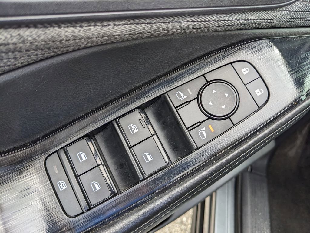 Used 2023 Nissan Rogue SV FWD image 50