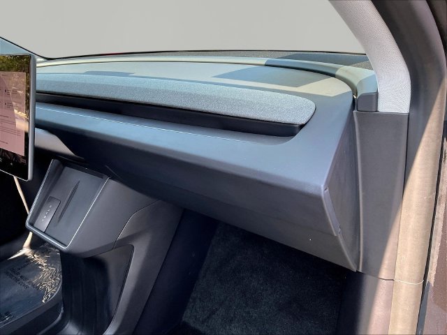 Used 2026 Tesla Model Y 2WD image 27