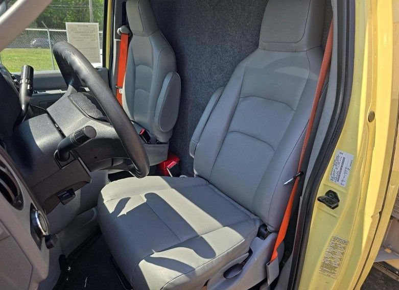 Used 2022 Ford E-450 and Econoline 450 Super Duty RWD image 4