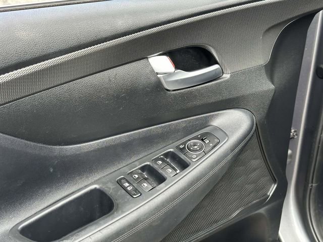 Used 2019 Hyundai Santa Fe SEL FWD image 16