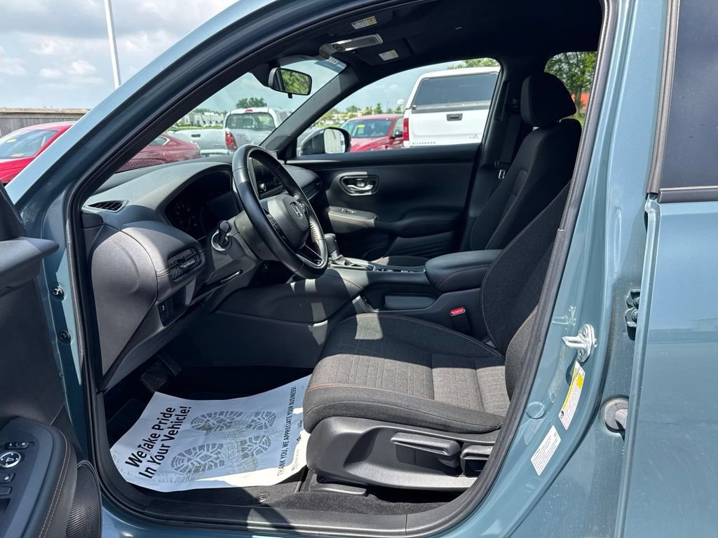 Certified 2025 Honda HR-V Sport image 30